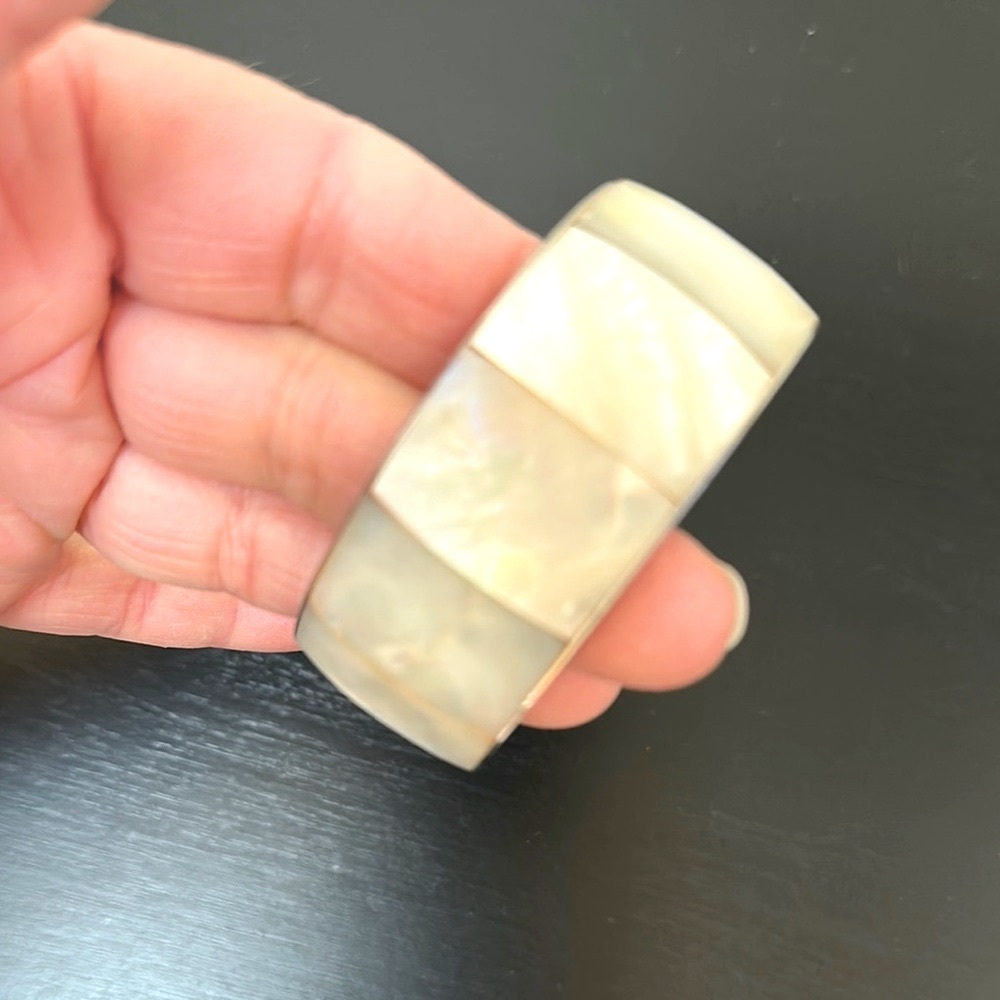 Mother of Pearl Elegant Bracelet